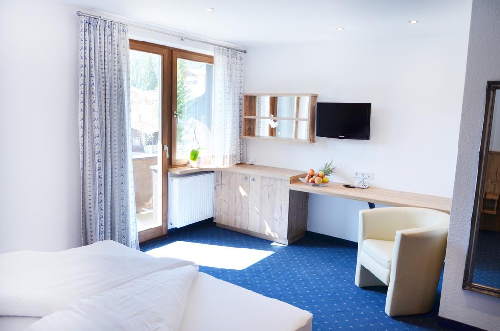 Hotel Tirolerhof Лойташ Экстерьер фото